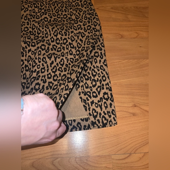 Banana Republic Animal Print Pencil Skirt - Picture 8 of 10